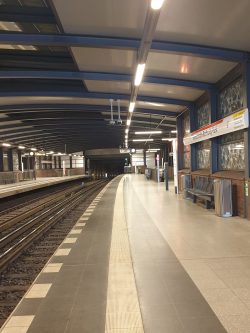 תחנות הרכבת הנקיות כל כך בברלין תחנות הרכבת הנקיות כל כך בברלין